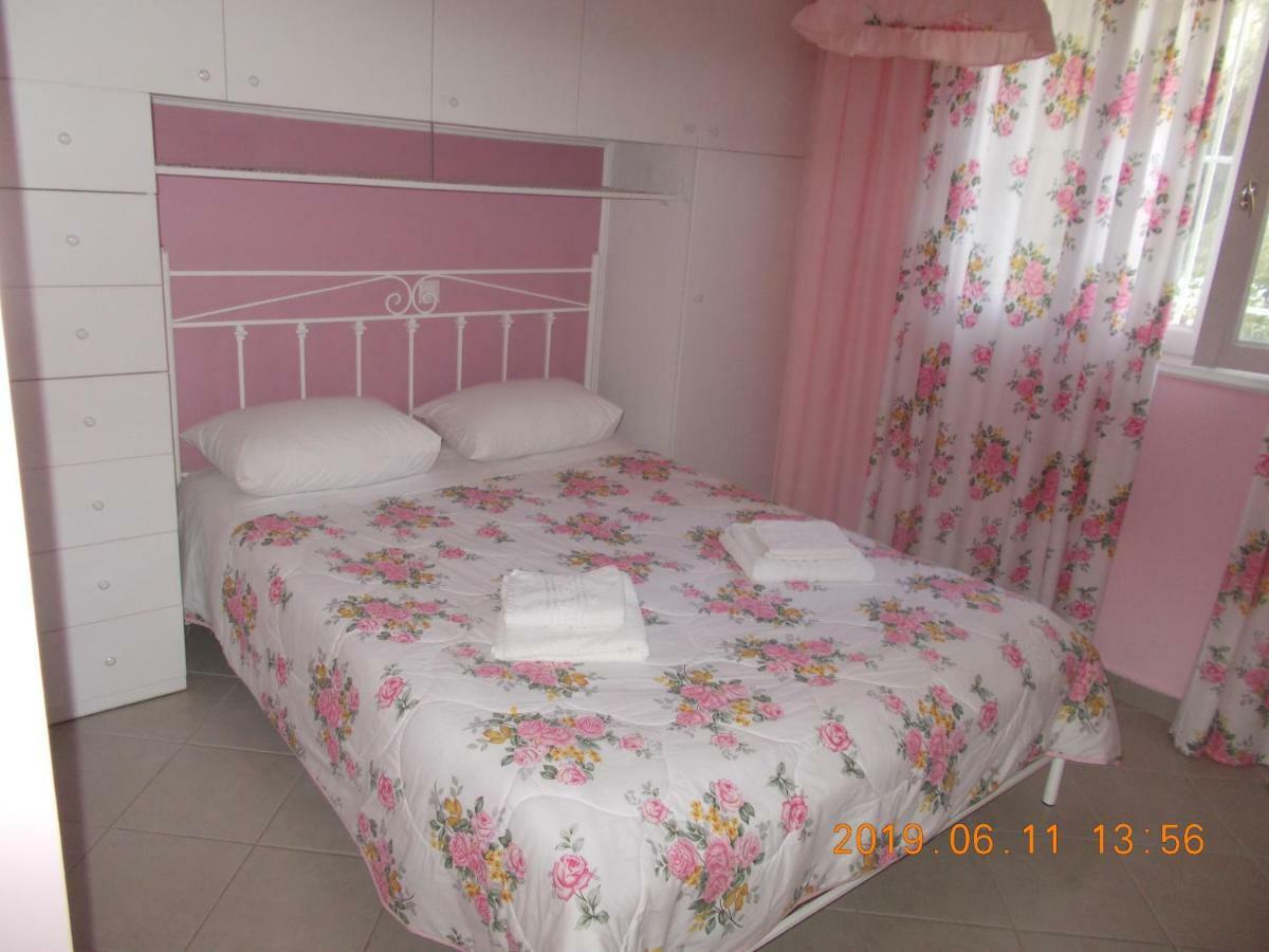 Iris Apartments Apolpaina Exterior photo