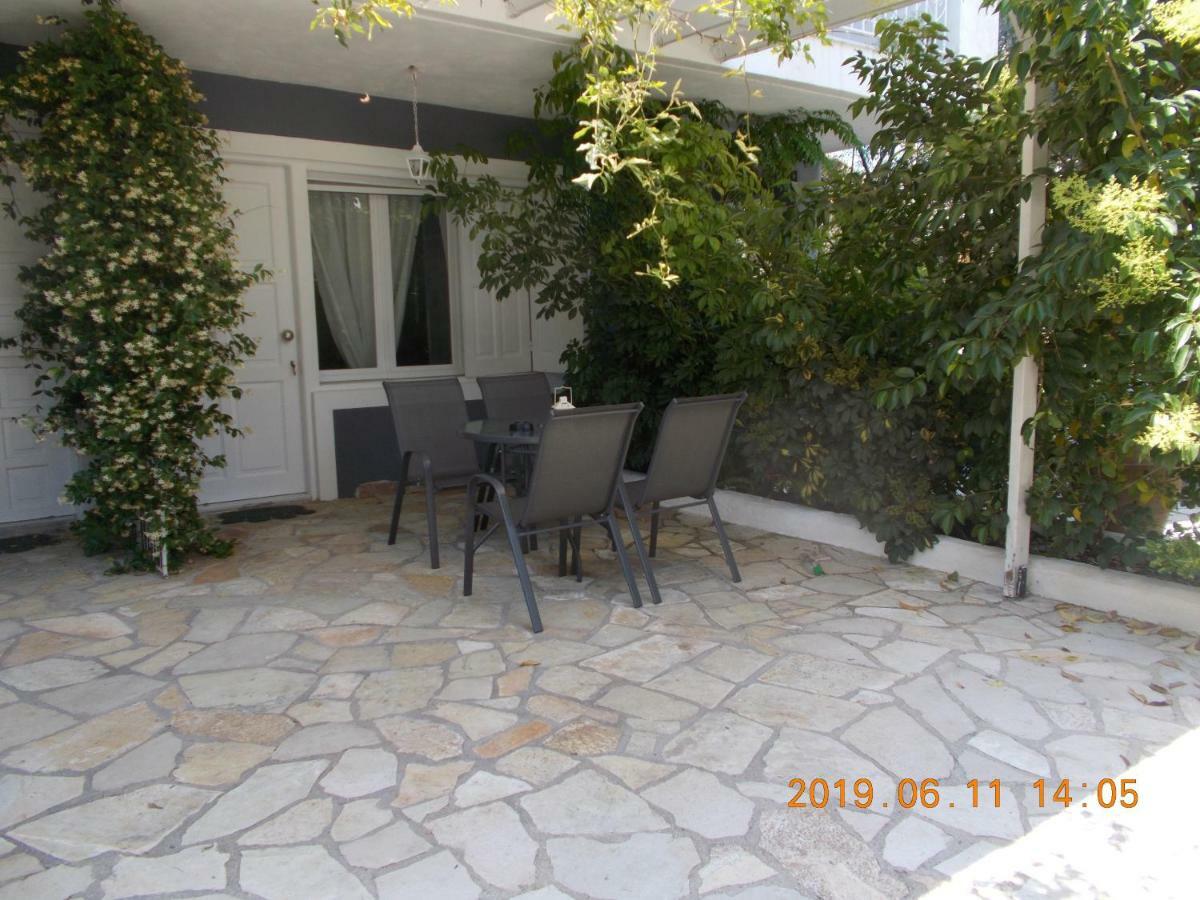 Iris Apartments Apolpaina Exterior photo